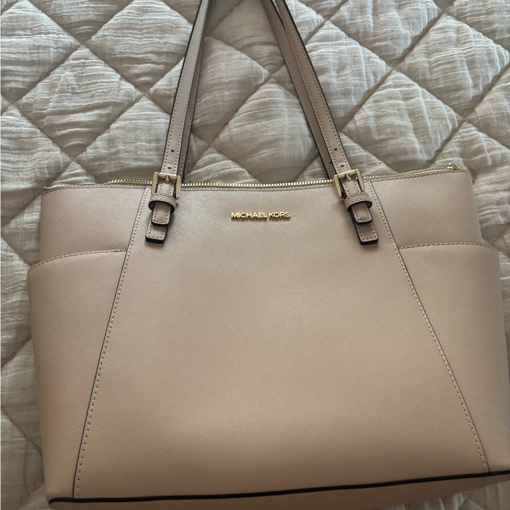 Michael Kors Jetset Tote